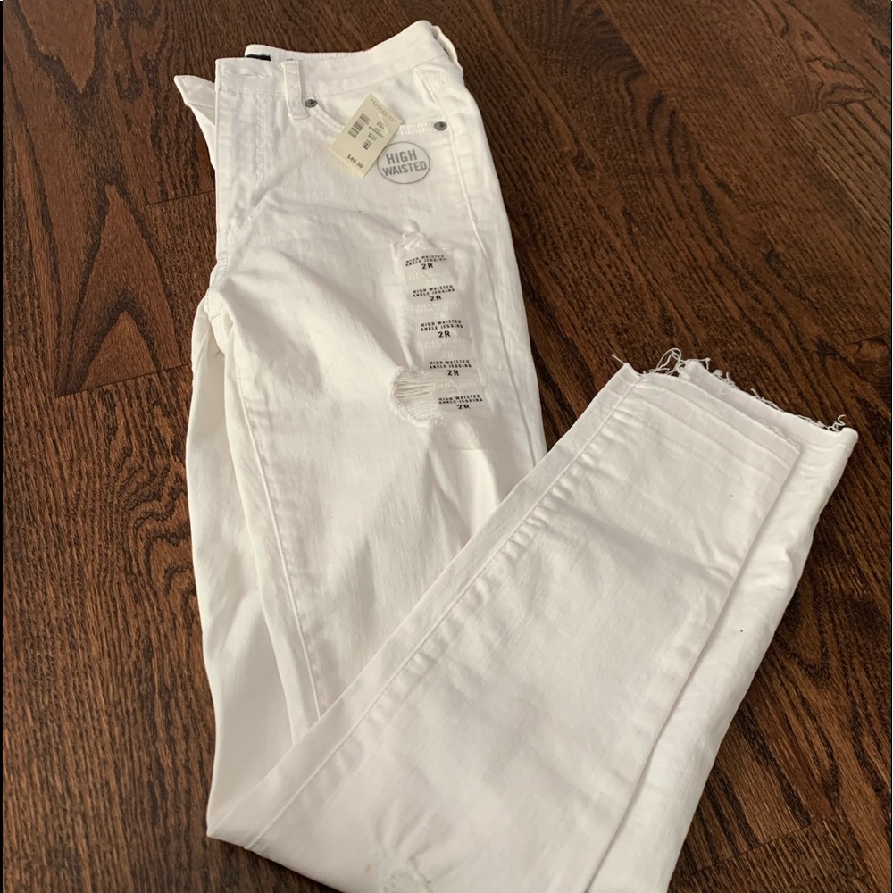 Distresed white skinny Jean